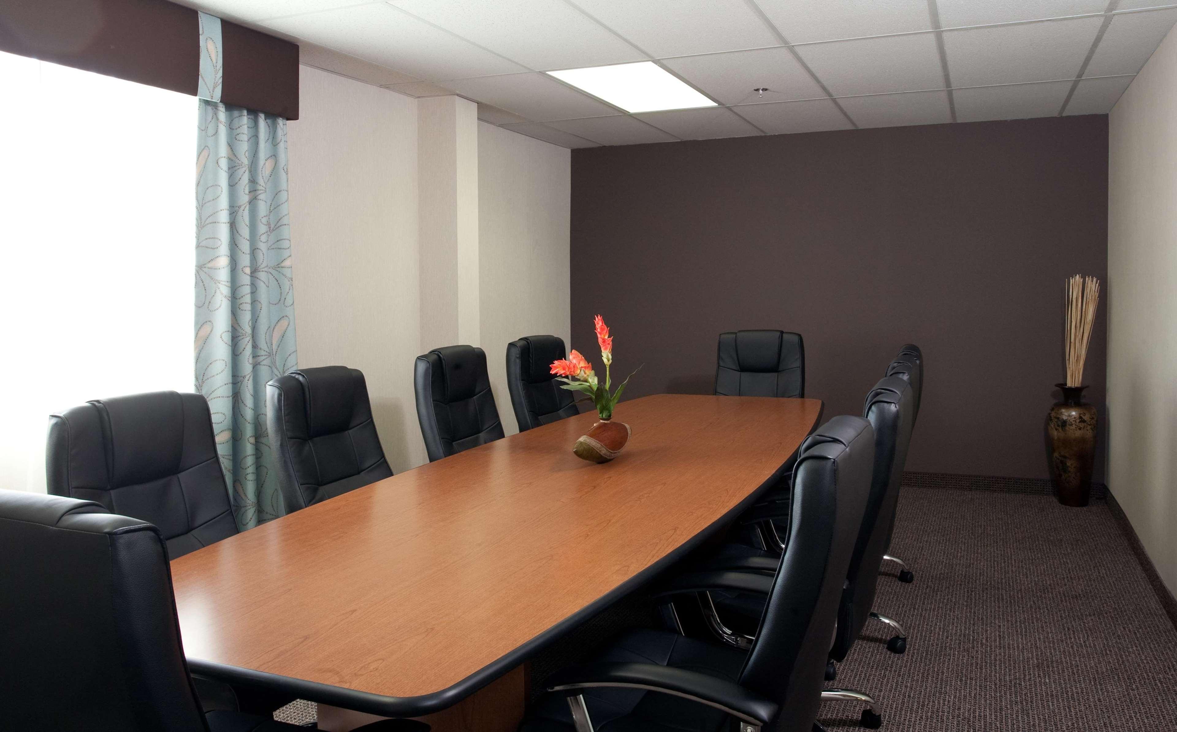Coast Lethbridge Hotel & Conference Centre מראה חיצוני תמונה