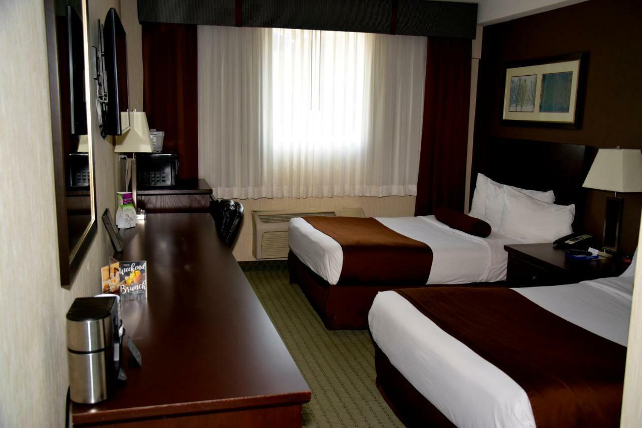 Coast Lethbridge Hotel & Conference Centre מראה חיצוני תמונה