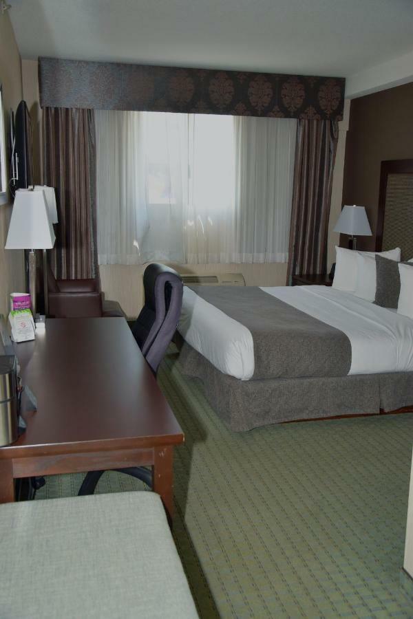 Coast Lethbridge Hotel & Conference Centre מראה חיצוני תמונה