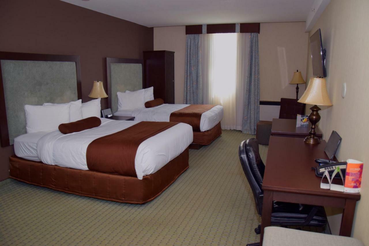 Coast Lethbridge Hotel & Conference Centre מראה חיצוני תמונה