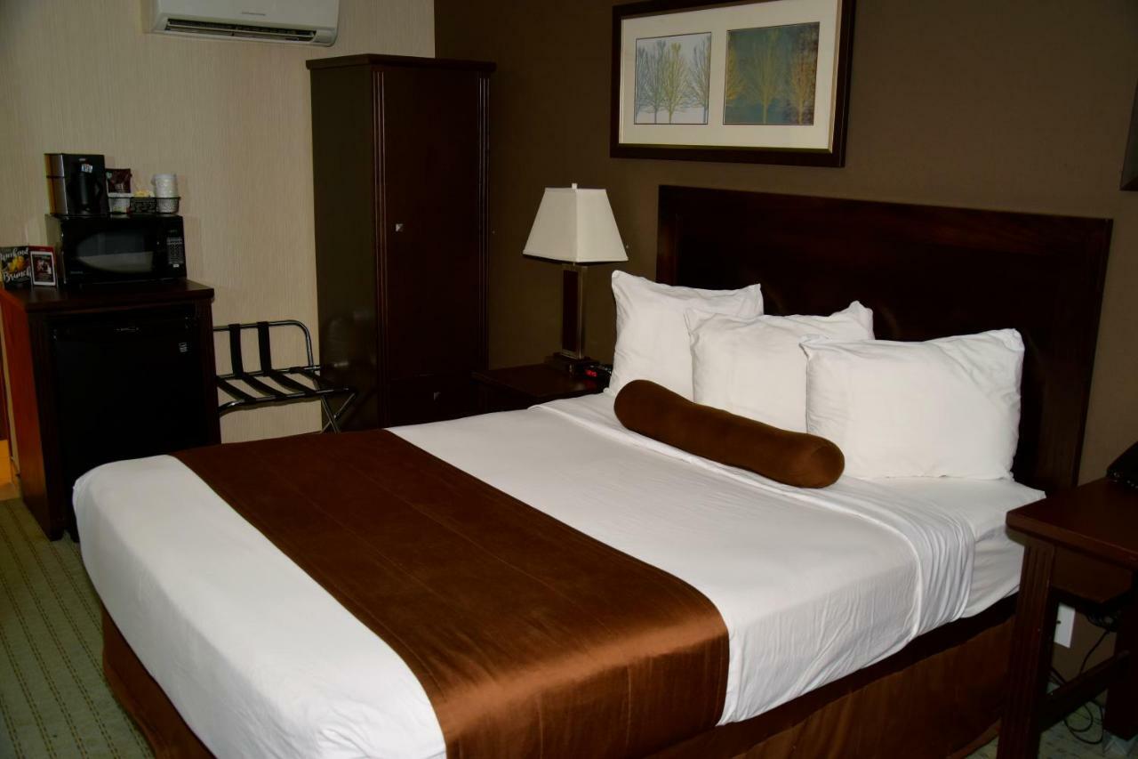 Coast Lethbridge Hotel & Conference Centre מראה חיצוני תמונה