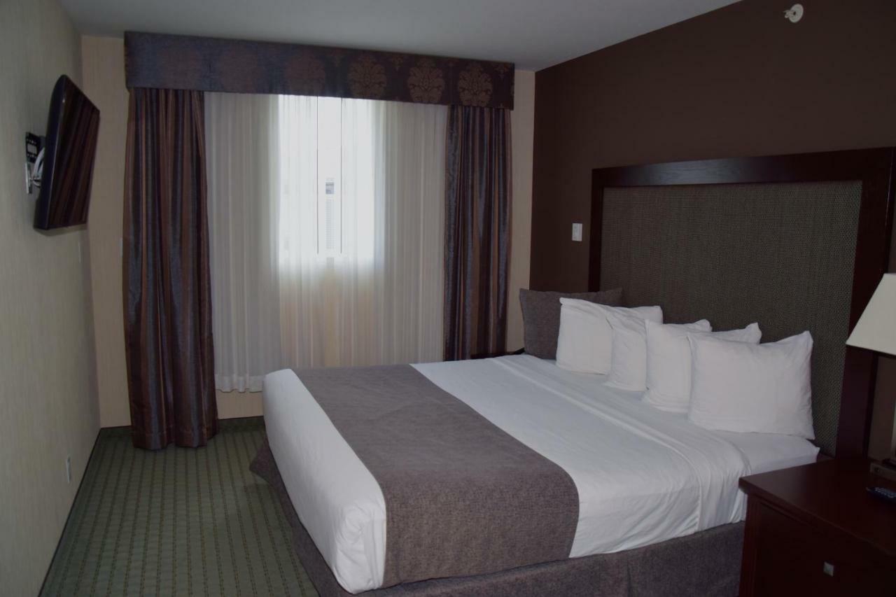 Coast Lethbridge Hotel & Conference Centre מראה חיצוני תמונה